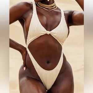 Heros Textured Monokini
